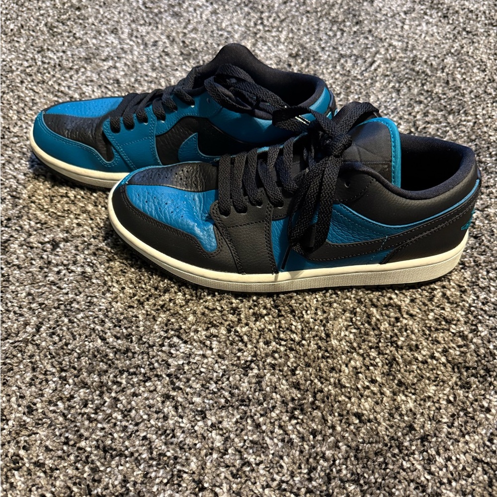 Nike Air Jordan 1 Low - Picture 2 of 6